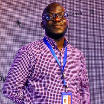 Graphics Designer 💻 | Content Writer 📖 | Lecturer 🗣️ | Comm. Specialist | Presenter | LED Screens, Lights & Sound Sales/Rentals | Real Madrid 💛🤍 |