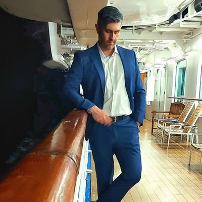 Aquí hablo a título personal. Arquitecto Usach, entre el mundo social y el industrial. Azul hasta la próstata !! Por la vida con mi @Yoceliz