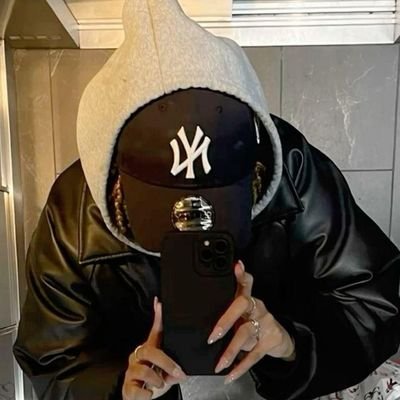 pz_maleja's profile picture. FUNADAS GATE 🧚  ando por la calle con ropa cool -Fashion Stylist - si, una diseñadora que apoya a @melissagate