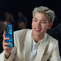 View (@viewwwview54) 's Twitter Profile