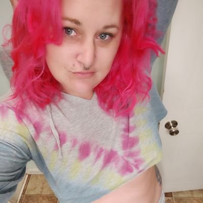 Another slutty MILF with a camera. See more of me Onlyfans or Fansly. links ⬇️⬇️