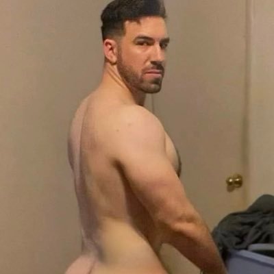 picpeep's profile picture. shoot me a message 👉 https://t.co/2ZLMFvMfrr Thick long 🍆, and a fat 🍑 vers🌈 , I’m terrible at social media 🫣 not a snob, I’ll answer your DM💌… maybe😅