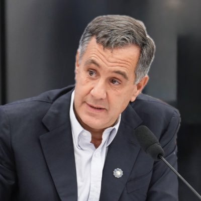 Político y educador. Diputado nacional PBA por PRO. Esposo de Ceci. Papá de Ale y Sophi