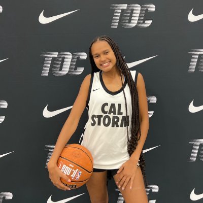 Playing for a London team in D1, also a guest player for the NIKE team Cal Storm AZ EYCL
co27