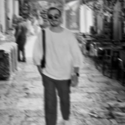 yendirov's profile picture. fikir işçisi