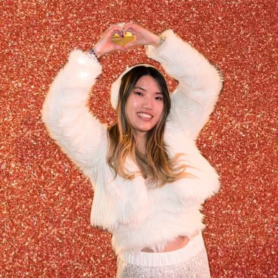 Vancouver, Canada🇨🇦 • waiting for my chance to hug Tay 🥺 • swiftie since ‘08 • ~The cutest of all time~💞 • IG: backtoswift13
