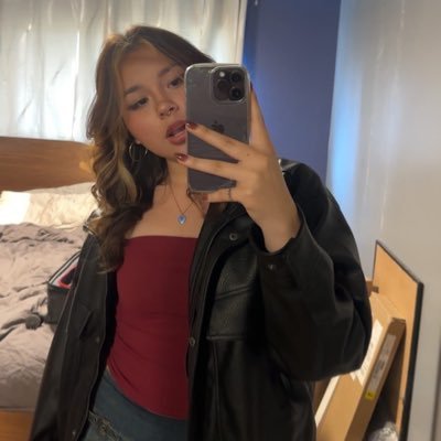 olive and mushroom hater 🫒🍄 5/05/2024 🏎️🧡 hairstylist 💇♀️