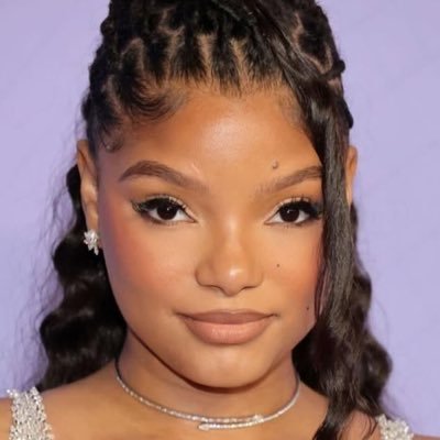 Halle Bailey Fanpage ā” https://t.co/uoVm6us0Jz