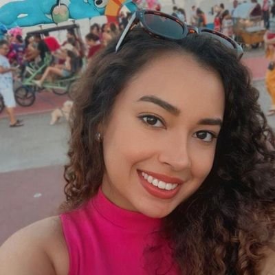 Licenciada en Educación Infantil,Formando a niños en sus primeros años, trabajando desarrollo emocional, motor y cognitivo.💕