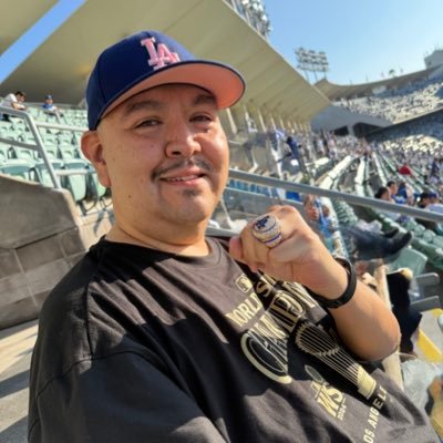 #LetsGoDodgers |#RaiderNation |#HHNFanatic🧛♂️|#WWERaw | #PartTimeGamer🎮