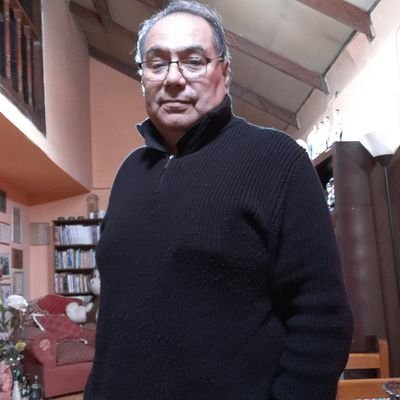 Walterio131's profile picture. Poeta Rancaguino
Sewellino Minero
Corazón libre en conciencia libre. 
Dios hay uno solo y Campeón también
No la violencia mental y física.
El amor es más fuerte