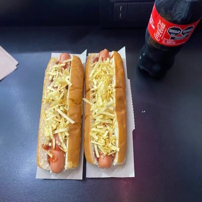 me gustan los fideos con queso y las gomitas acidas