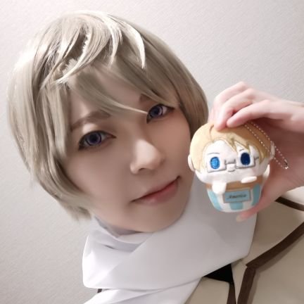 saltcigarette's profile picture. 25↑、東海/コスメイン時々📸/金カム.aph.💯Ⓜ️.原神 etc…/鯉登少尉に狂った限界オタク/腐女子/詳しい事はプロカにて/🔇するくらいならB解してください。お写真の掲載遅めです。 𝙉𝙚𝙭𝙩▷村コス