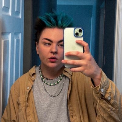 void of gender, video editor, ezrasolplays and criticallysol on tt and ig
