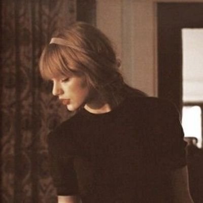 boltersnow13's profile picture. 🧡