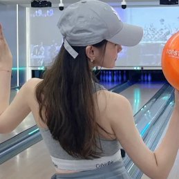 保齢球と旅行が大好き。週末はストライクを狙ってリフレッシュしています。🎳✈️