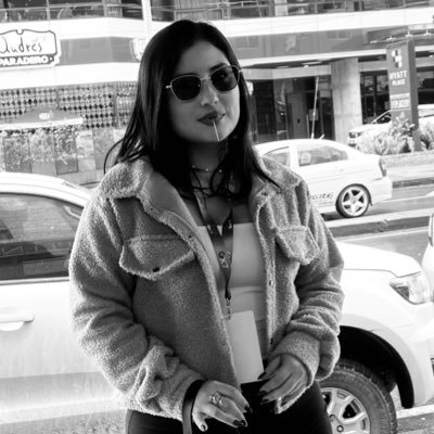 90's girl
Be a rainbow in someone else's storm | 🇪🇨
➴ Veintisiempre :)