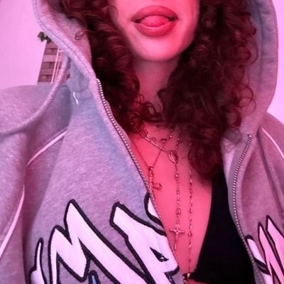 i like las yeguas 🤾
i like angie 🥤
aim watching the stream :)) RR