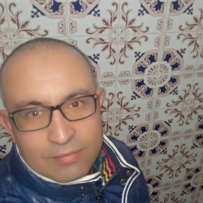 I’m a forgiving and loving soul, always curious to meet new minds across the world. Ambitious yet humble, I believe in honesty and kindness, and I distance myse