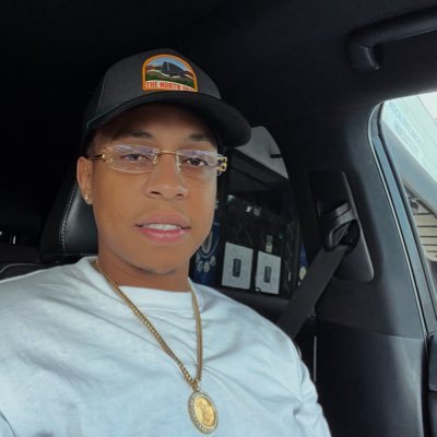 1kapovelli's profile picture. Crafting victory in a chaotic world 🌎💡 | Sharp moves & clever plans | Thriving in the game of power 🎭⚡ | DM for collabs or schemes 😉