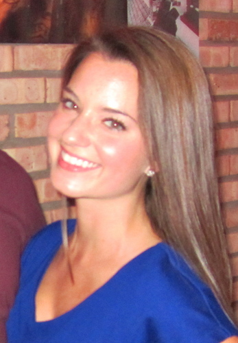 amandaleigh90's profile picture. Forever Green and White