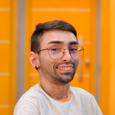 _kauanfaria's profile picture. 🏳️‍🌈
🇧🇷PR -
😜|26 anos -
✒️|Designer de Interiores -
🧬|Portador da Síndrome Rara: Stiff Skin Syndrome