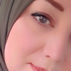 أحدهم أخبر إحداهن : أن من أشباهها الأربعين تسعة و ثلاثين لحناً و مرآتها✨