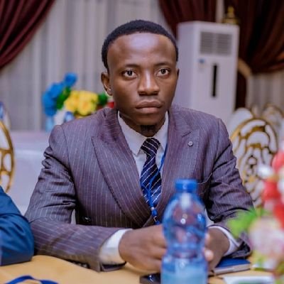 Entrepreneur, diplomate , panafricainiste , Expert en relations internationales, président des jeunes leaders +243826376367