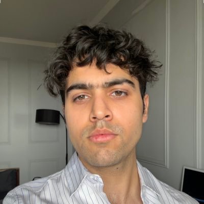 vedantjamwal_'s profile picture. 3X Founding Product Designer | Brand Architect | Previously @RealVision @Puff_Drgn @MethlabXYZ @TrySweep @YouAreMatrix