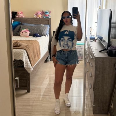 MommahJocey's profile picture. Dodgers ⚾️🤍 ig: joceeytortoledo_