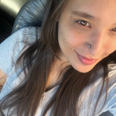 victoria_loopes's profile picture. 