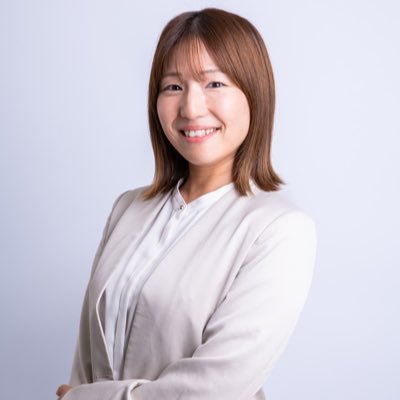 ベンチャー企業の採用・人事の立ち上げ屋さん🚀採用・労務・総務・秘書の経験を活かし、業務効率化⚙️と個人の心を動かす属人的な支援🤝を両立させます。急成長を支える人事の土台を構築し、採用・定着率向上を通じて、唯一無二の企業文化を醸成します🌱お問い合わせはDMまで!