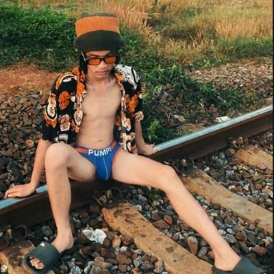 I have a therapist, her name is nature Happiness can be found in the wild Nature is my therapy 🌴🌳🌲
👉 แอคล็อค @PippiPoppy_2003