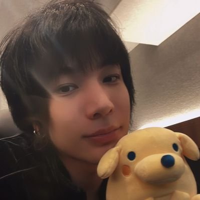 graeezz's profile picture. AU writer~ Fan girling since 2014 
my random fandoms spill ✨