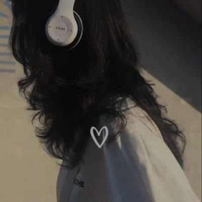 annnaa_07's profile picture. If I'm with you, it doesn't matter who is against you.
~Shri Krishna 🌺✨