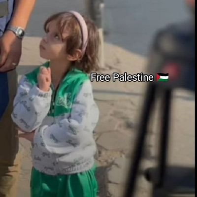 دائما متأخرة عن كل شئ ما يهم
فلا تسالني عن التاخير.