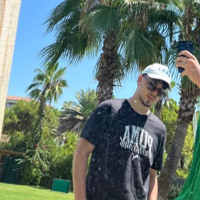 Slmbenburak1's profile picture. 