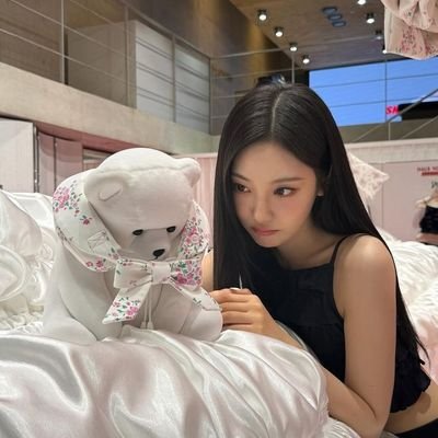 flowieg's profile picture. Sophia & Ningning girlie📢