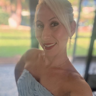 dejaajr's profile picture. Novosađanka na Floridi. Šta ćeš više od toga. 🤷🏼‍♀️💕