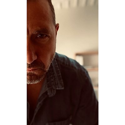 🇫🇷 anti clandos. très très très phobe et aussi fin de race c’est à la mode visiblement 🇫🇷