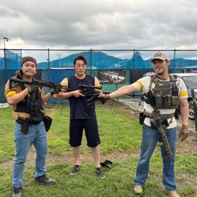 サバゲーアカウントです ネットとかで仲良くなった人とかもひっくるめて貸切でゲームしたり、定例会とか行ってみたりしたいです。気軽にお声がけしてくれると喜びます😎