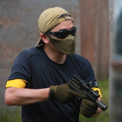 2025.7.13 遅咲きのサバゲーデビュー。猫とGlockと時々ゲーム。
気になる銃は多いけど、手が伸びるのはGlock。動いて撃たれて、それもまた楽しい。