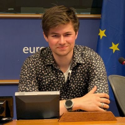 Writes about Geopolitics, Political Economy, Economics
Currently at the economics desk of Dutch newspaper de Volkskrant.