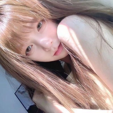 vjuzu92414715's profile picture. 舔脚