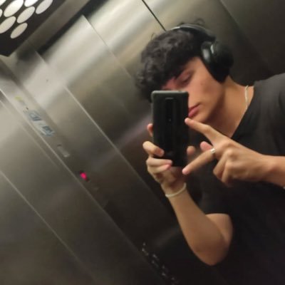 ssj supposed high elo VAL player.
kovaaks Abuser
#teamdelamac
https://t.co/WC3GeRfPxe