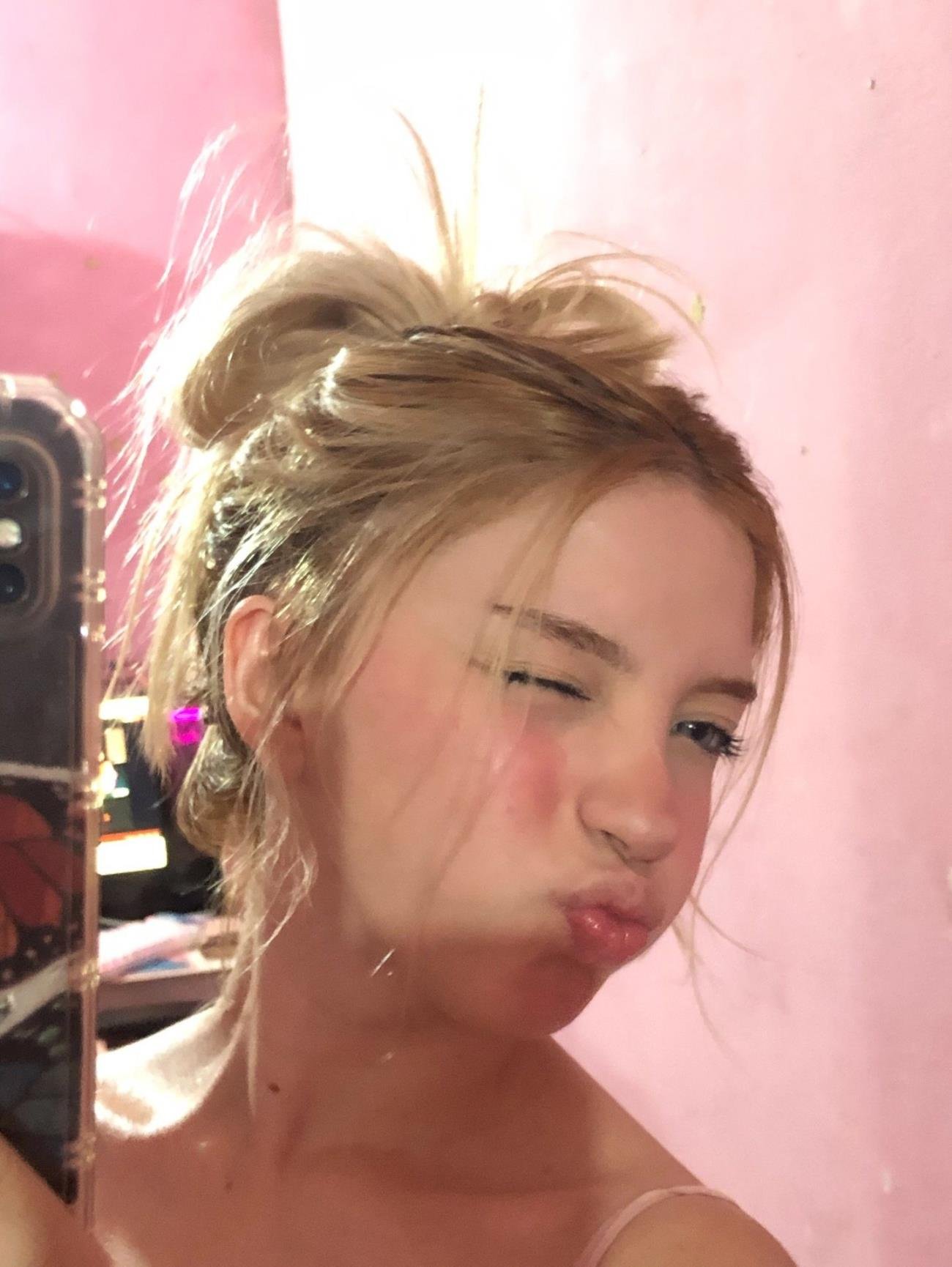 Florence_Ellisv's profile picture. ↓ my secrettt placeee ↓  QHS 2025