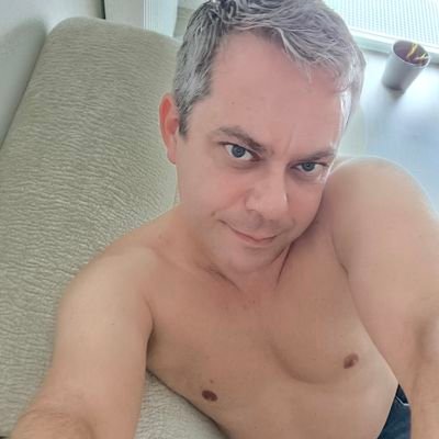 Passif plutôt open, recherche un amant régulier ou plus à voir selon feeling 😘
Propriété exclusive de @MasterYG76
Autorisation du Maître pour acte sexuel !
