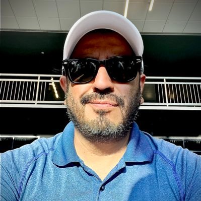 esebalon's profile picture. Ing. en Sistemas, Queretano por adopción