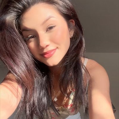 @NaughtyLauraXoo