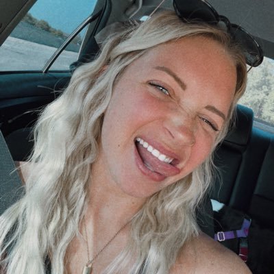 Your new favorite obsession 👩🏼👑 $35 tribute $100 unblock • 18+ ONLY